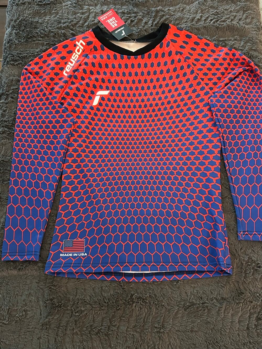 Reusch Women's Small Red Long Sleeve Shirt (NWT)